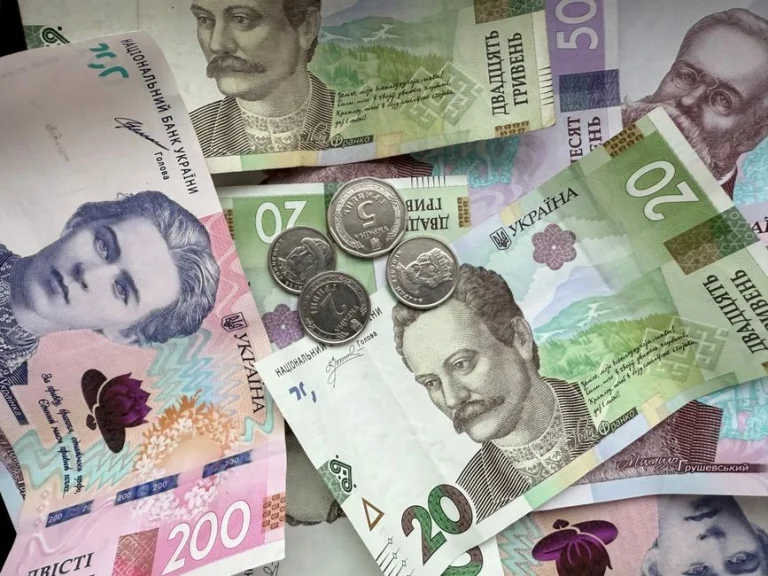 Банкнота 20 гривень має унікальну деталь: історик розкрив секрет напису